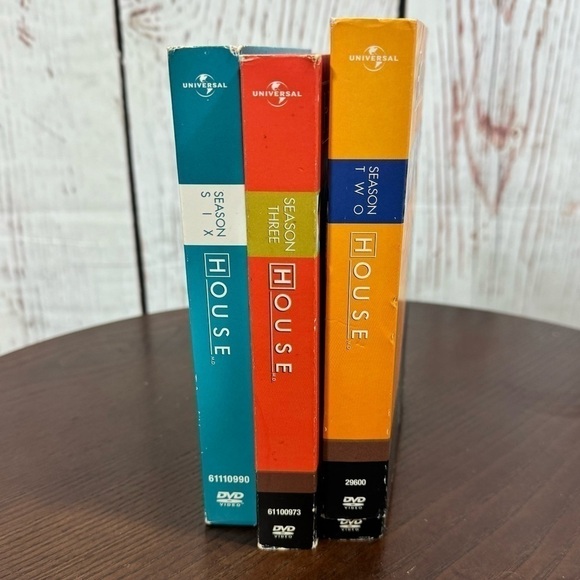 DOCTOR HOUSE 3 seasons DVD set. Season 2,3 & 6 DVD sets GUC - Picture 4 of 13
